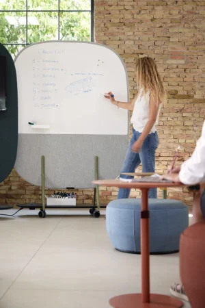 Panneau acoustique avec tableau gris et blanc, avec tableau et roulettes mobiles, pour les réunions et brainstormings