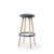 tabouret design pour bar avec repose pied de couleur et pieds en bois couleur anthracite