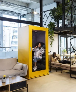 Phone booth 1 personne, cabine acoustique individuel, pod acoustique pour téléphoner, cabine téléphonique de bureau dans un open space pour réduire le bruit