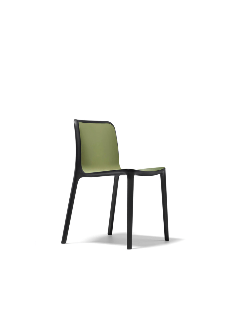 chaise pour collectivité vert chaises pour collectivité vert empilables couleur orange et noir chaises cafétéria, chaises écoles, chaises bibliothèque avec table bois