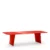 table de réunion rouge ou table à manger rouge moderne et design pour 4 personnes, 6 personnes ou 8 personnes sur fond blanc