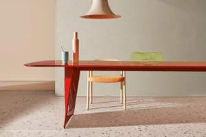 détail table de réunion ou table à manger rouge moderne et design pour 4 personnes, 6 personnes ou 8 personnes