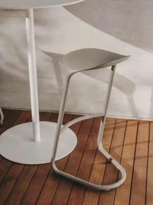 tabouret extérieur de bar design gris