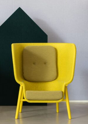 DE_VORM-Pod PET Felt Privacy Chair_2